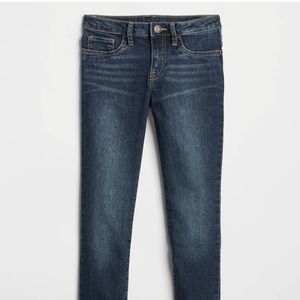 Kids Super Skinny Jeans with washwell.